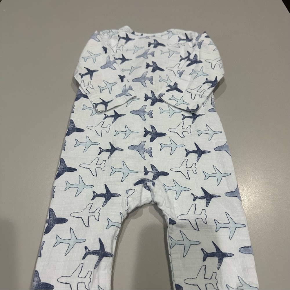Aden Airplane Sleeper Pajama’s Size 6-9 Months.  Blue & White.  Great Condition!